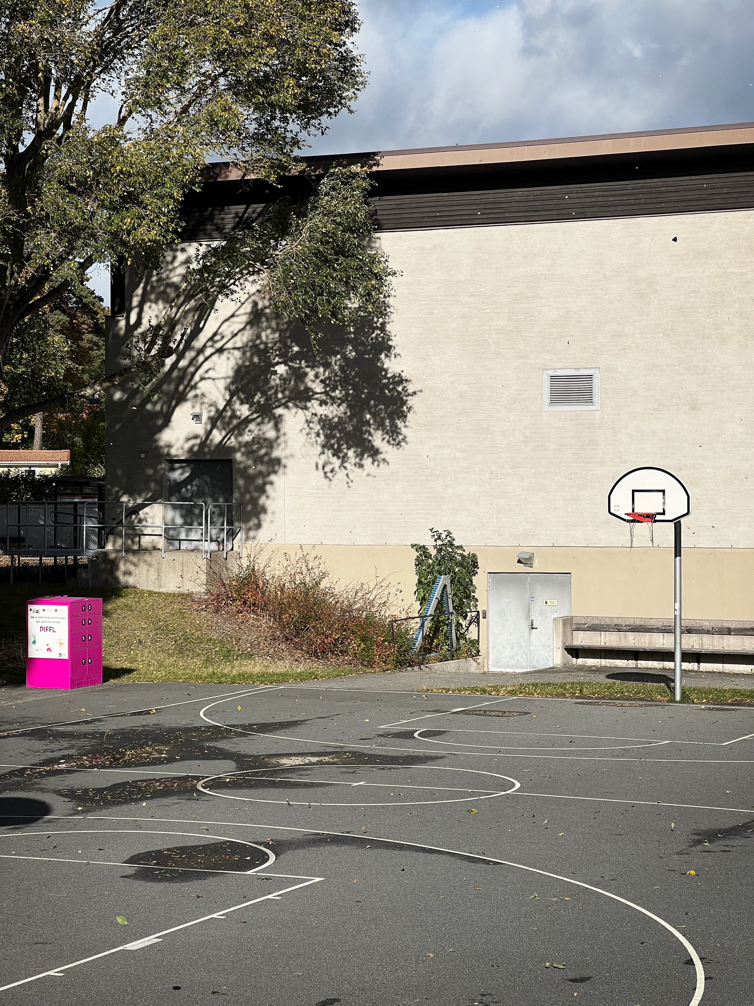 Box 4048 - Main Image