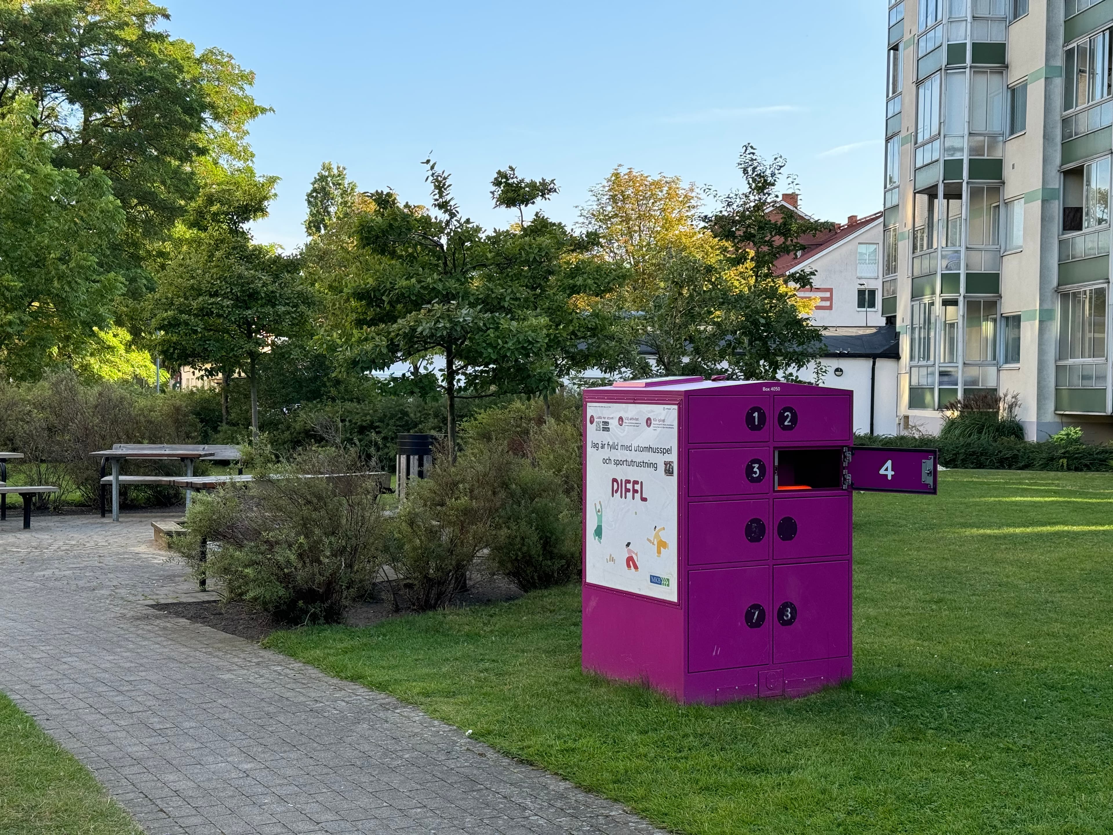 Box 4050 - Thumbnail 3