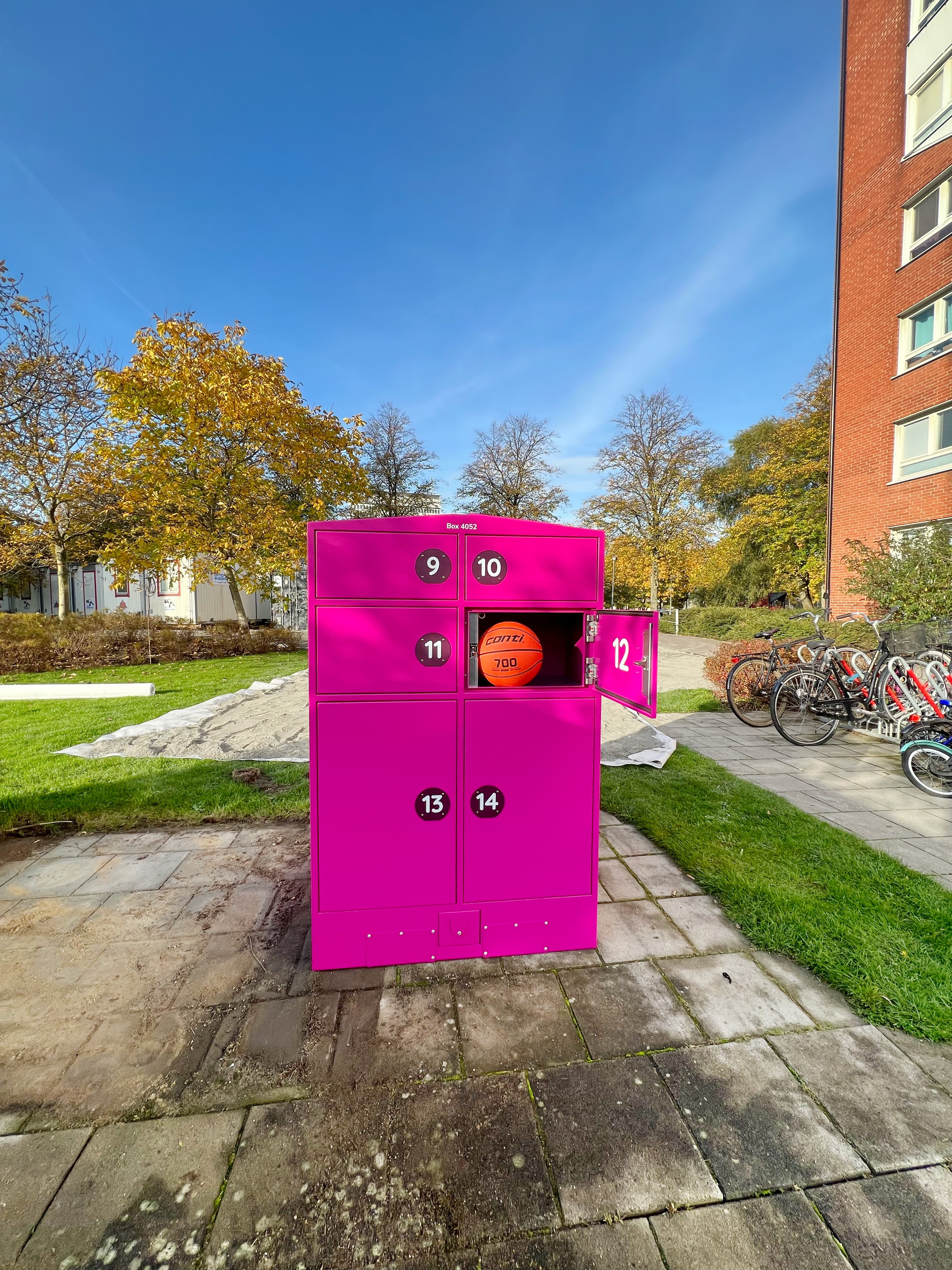 Box 4052 - Main Image